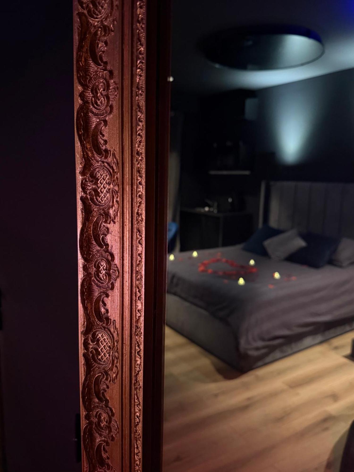 Loft, Studio And Love Rooms Bourg-Saint-Christophe Ngoại thất bức ảnh