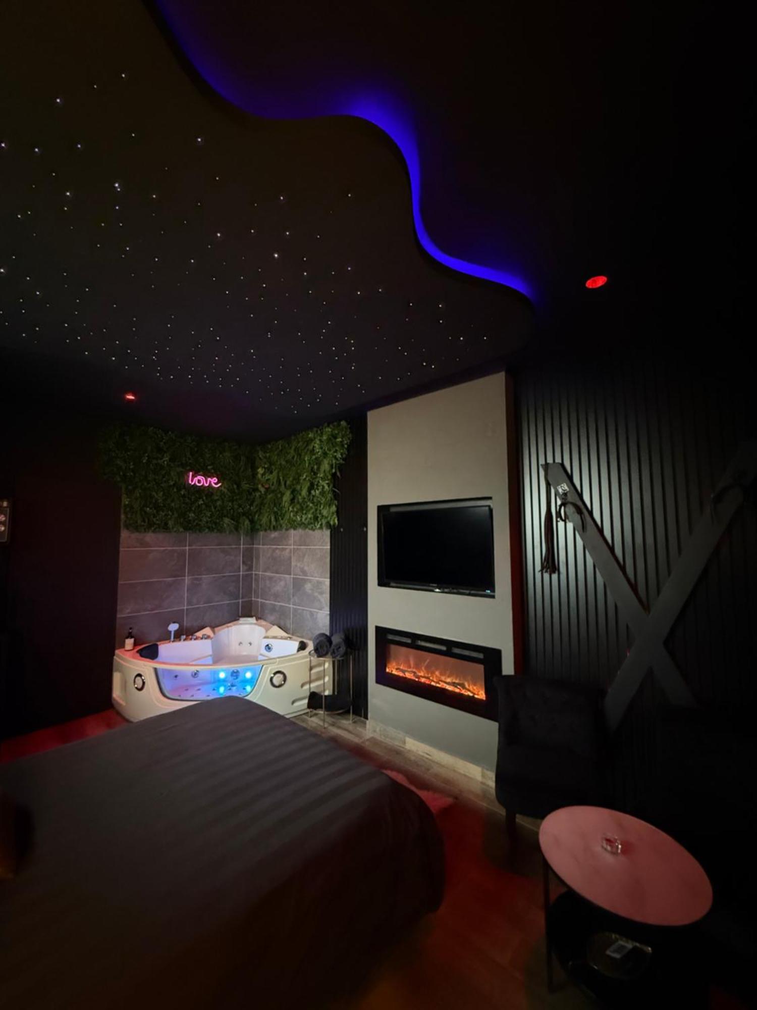 Loft, Studio And Love Rooms Bourg-Saint-Christophe Ngoại thất bức ảnh