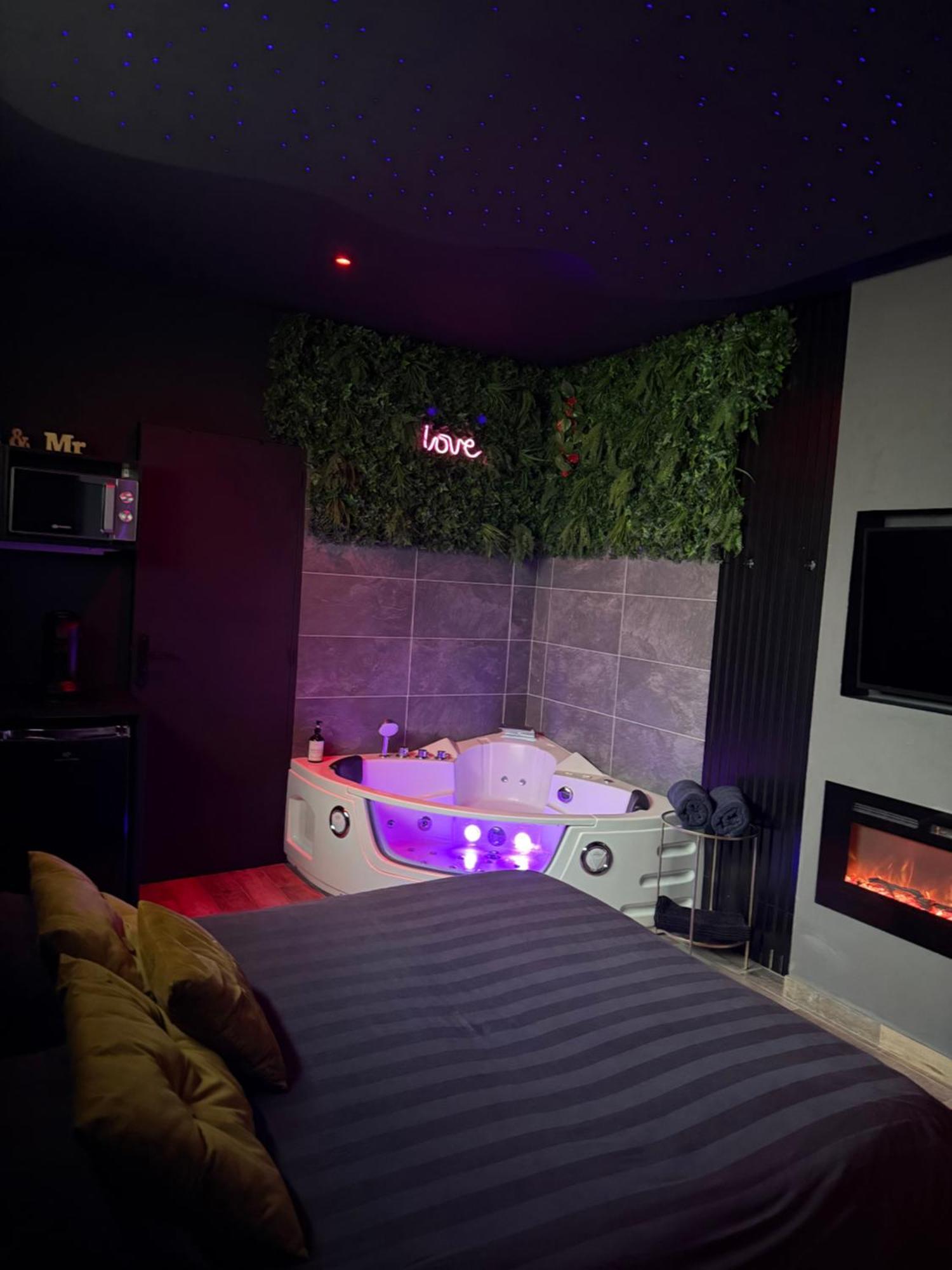 Loft, Studio And Love Rooms Bourg-Saint-Christophe Ngoại thất bức ảnh